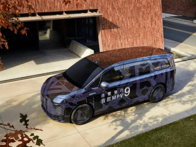 鴻蒙智行首款MPV智界V9信息更新，2026年春上市，黑科技重塑50萬級市場