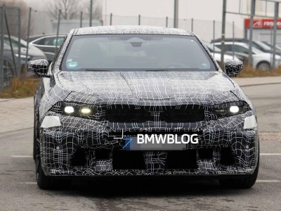 新款寶馬M5原型車諜照來襲：前臉設計大改 內飾革新升級