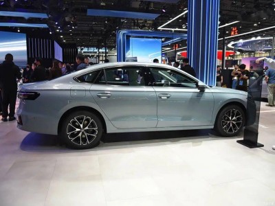 上汽大眾帕薩特ePro將至，1.5T插混動力，超長續航兼具大氣與運動范