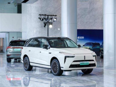 30萬級家用SUV大比拼！全新藍山智能進階版與問界M7誰更勝一籌？