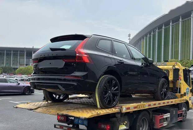 新款沃爾沃XC60側面