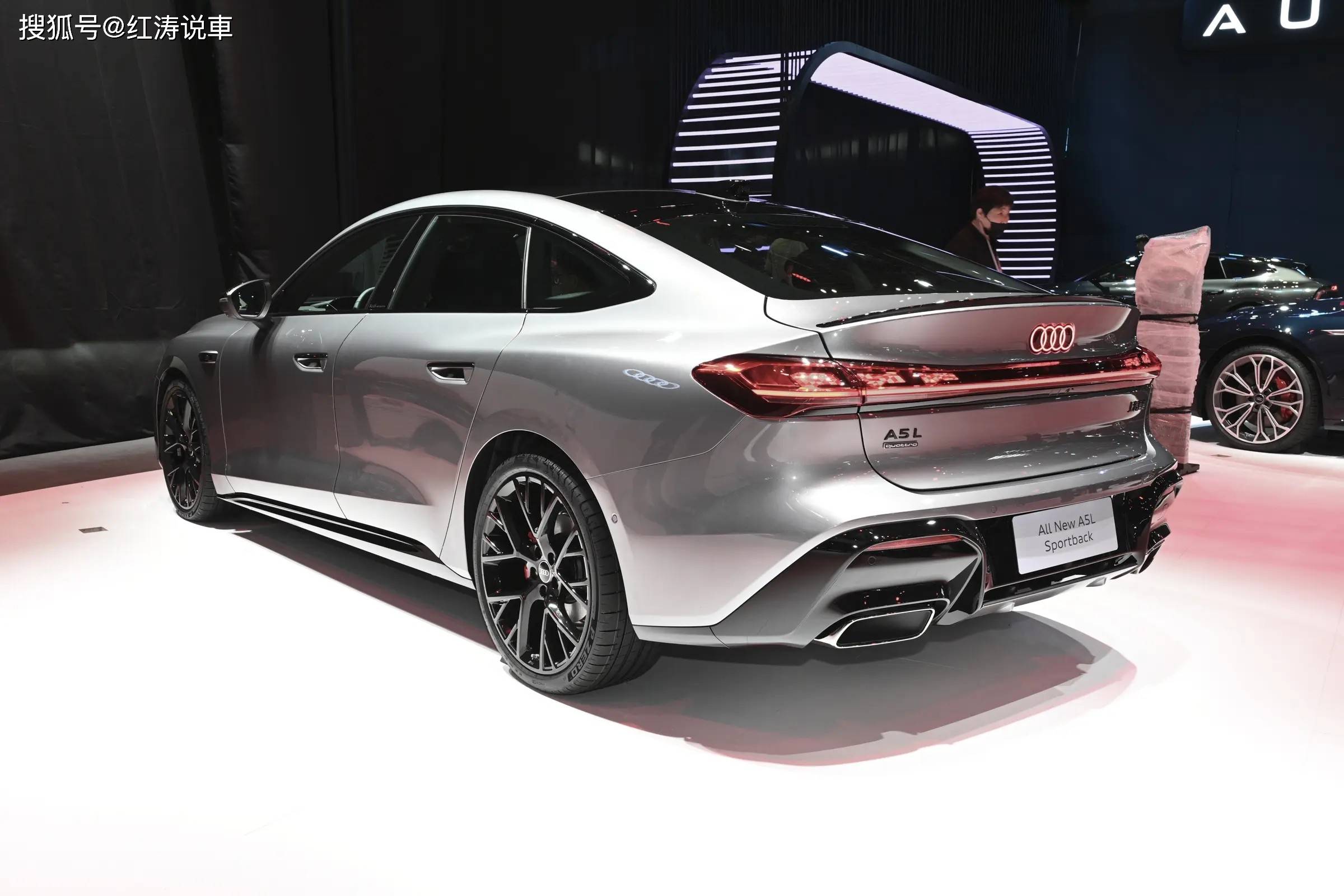 上汽奧迪A5L Sportback側面