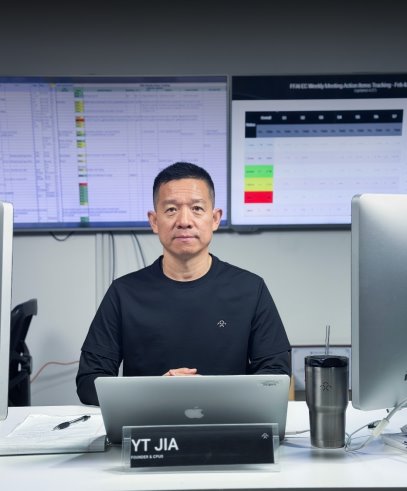 電腦前坐著男人
AI 生成的內(nèi)容可能不正確。