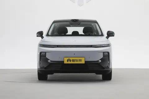 零跑B10充電