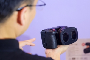 手拿著照相機

AI 生成的內容可能不正確。