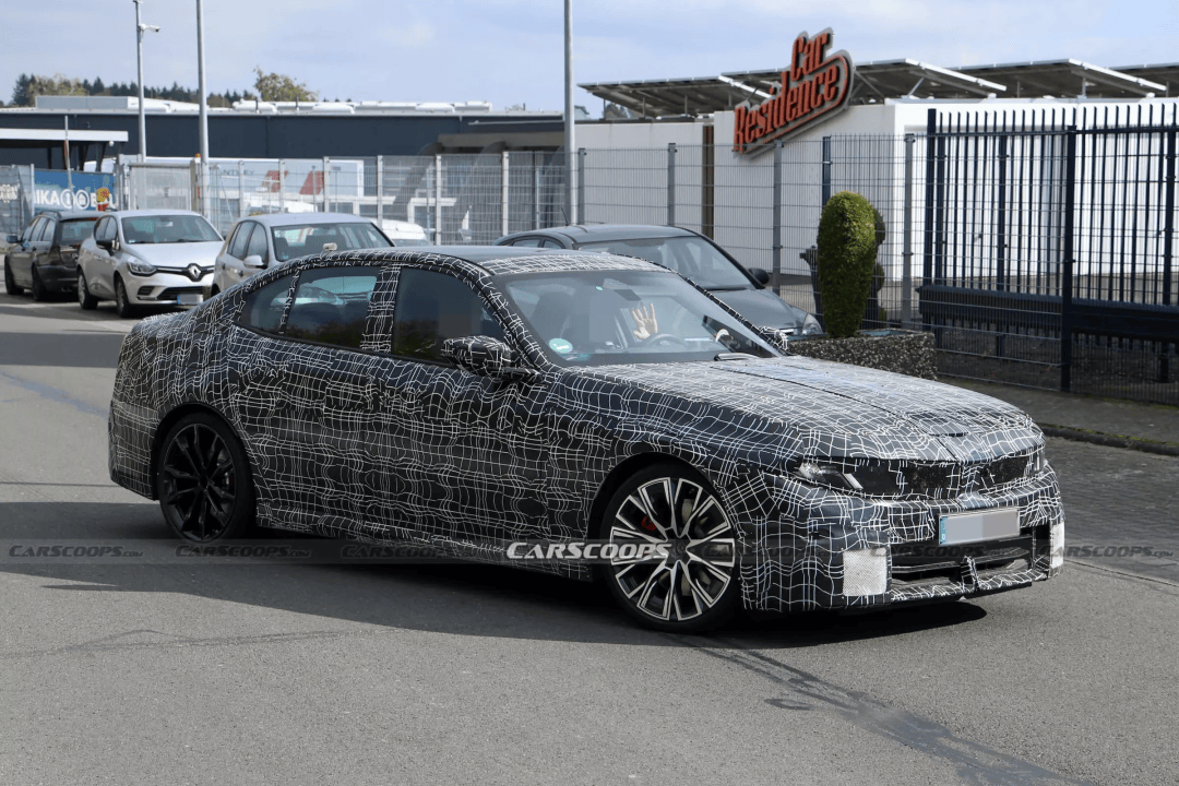 寶馬M350偽裝車細節