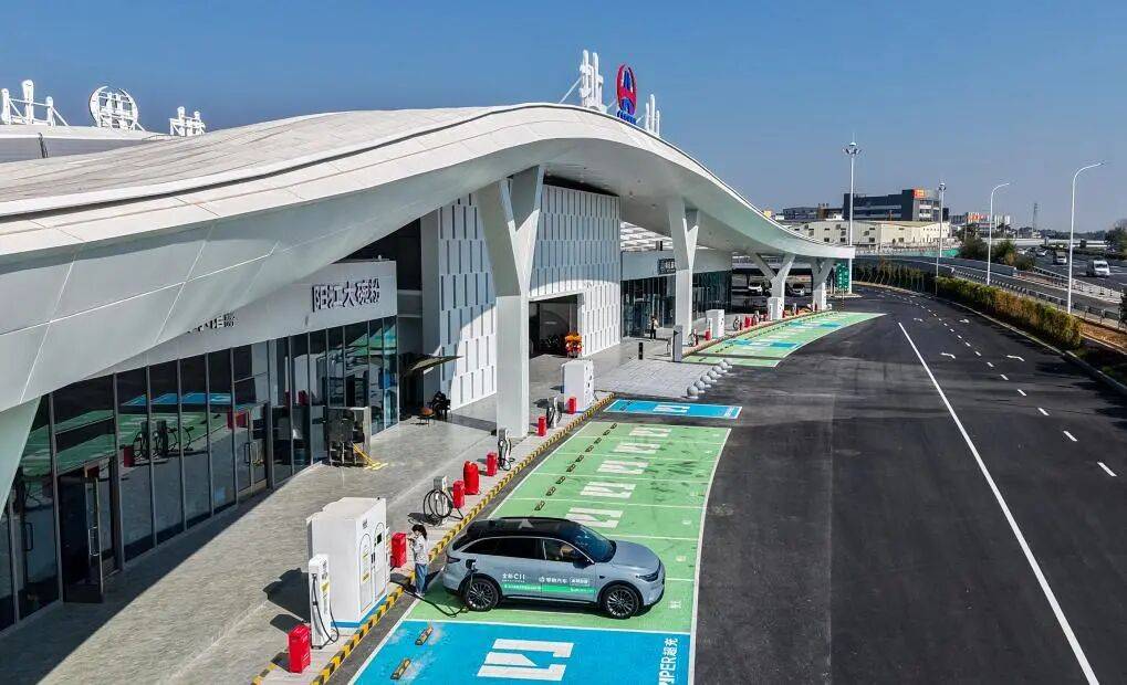 新能源汽車充電場(chǎng)景