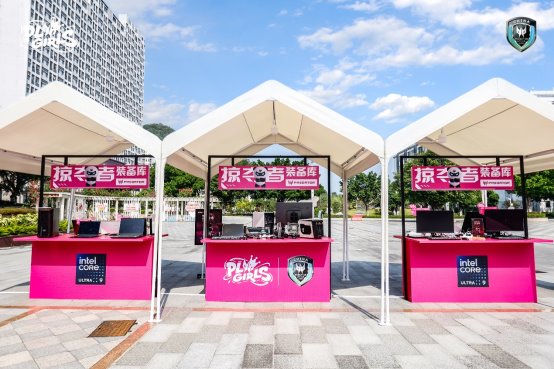 街道上有店鋪的標志紅色背景白色的字

AI 生成的內容可能不正確。