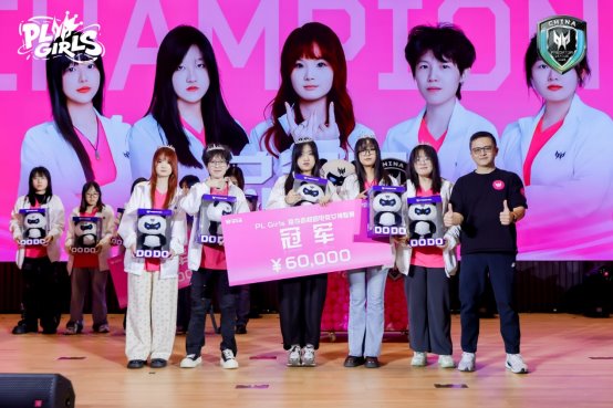 一群人站在壁報板前

AI 生成的內容可能不正確。