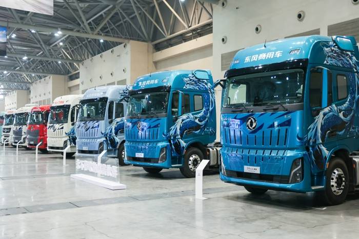 東風商用車展車全景