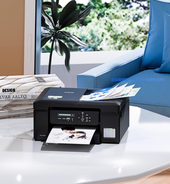 桌子上的電子產品

AI 生成的內容可能不正確。